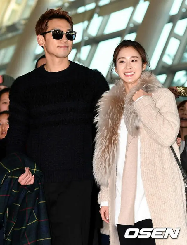 歌手Rain(ピ)と女優キム・テヒ夫妻、新婚旅行へ