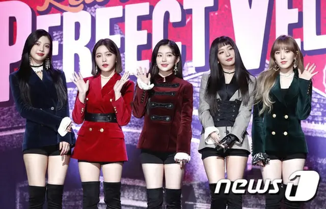 2ndフルアルバム「Perfect Velvet」noショーケースを開催した「Red Velvet」