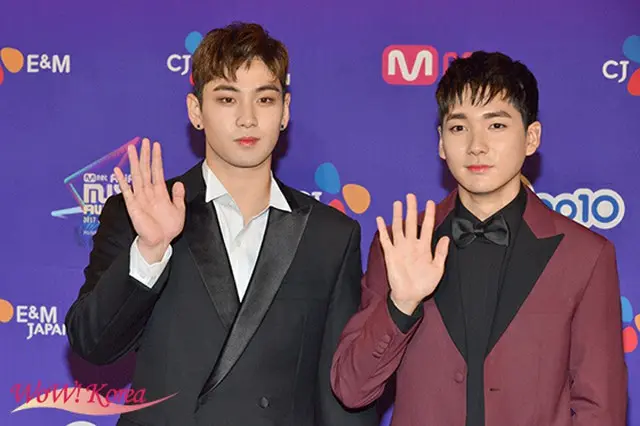 「NU‘EST W」左からベクホ、アロン