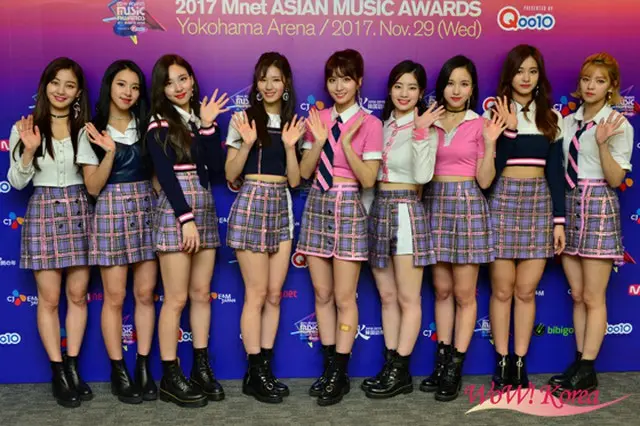 「TWICE」左からジヒョ、チェヨン、ナヨン、サナ、モモ、ダヒョン、ミナ、ツウィ、ジョンヨン