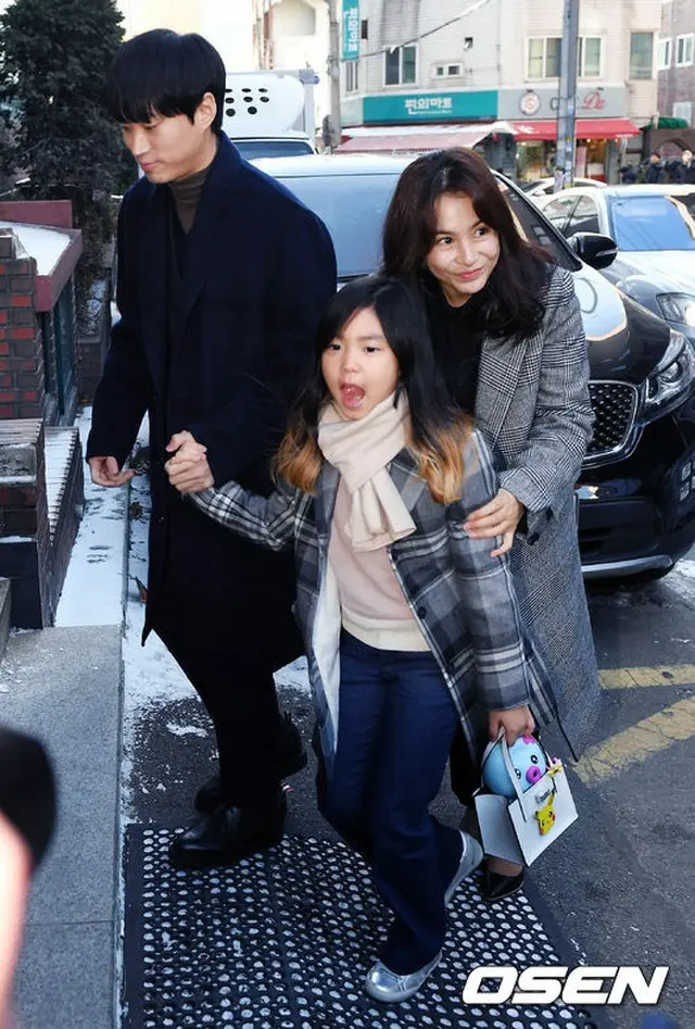 「EPIK HIGH」TABLO、娘のハルちゃん、妻で女優のカン・ヘジョン