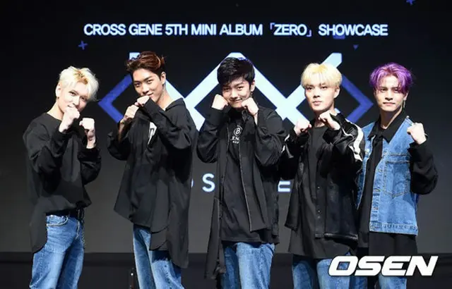 5thミニアルバム「ZERO」のショーケースを開催した「CROSS GENE」