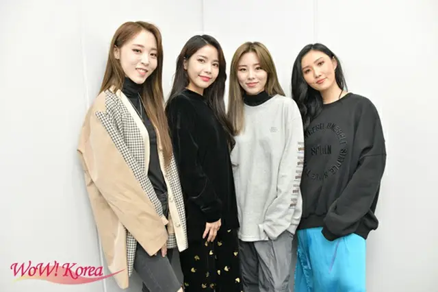 「MAMAMOO」左からムンビョル、ソラ、フィイン、ファサ