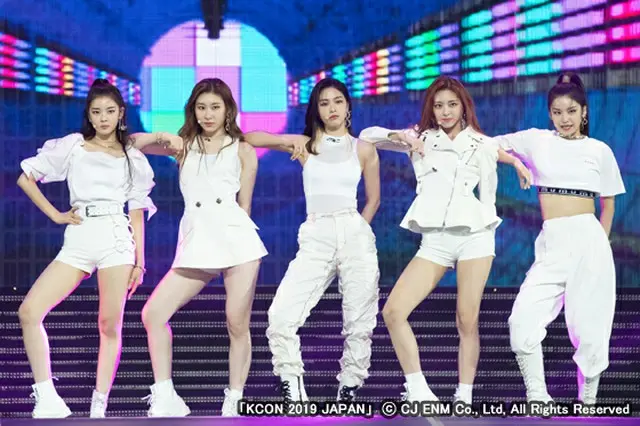 「ITZY」