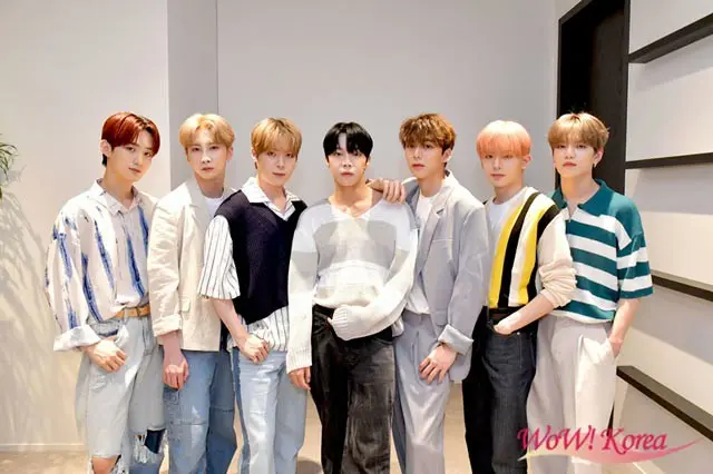 「VERIVERY」左からヨンスン、ホヨン、ヨンホ、ドンホン、ミンチャン、カンミン、ケヒョン