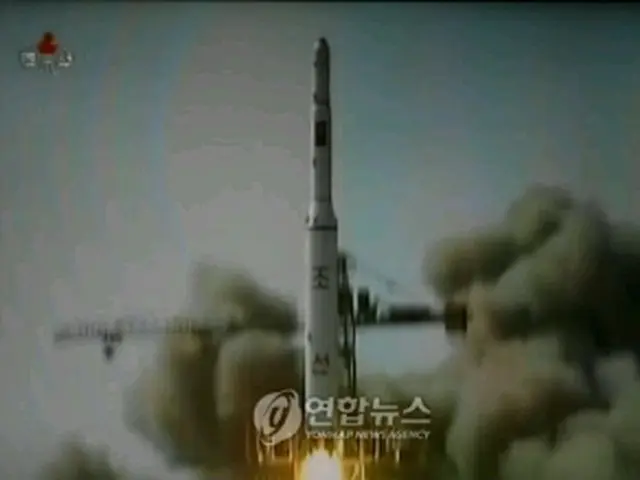 公開されたロケット打ち上げの映像（朝鮮中央テレビ）＝7日、ソウル（聯合ニュース）