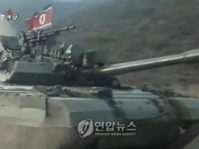 北朝鮮軍の新型戦車「暴風号」（朝鮮中央テレビ撮影）＝１７日、ソウル（聯合ニュース）
