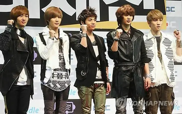 「SHINee」