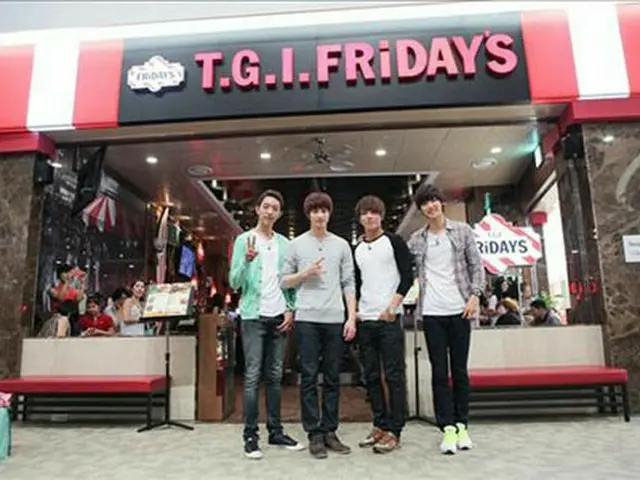 「CNBLUE」がT.G.I FRIDAY'SのCMモデルに