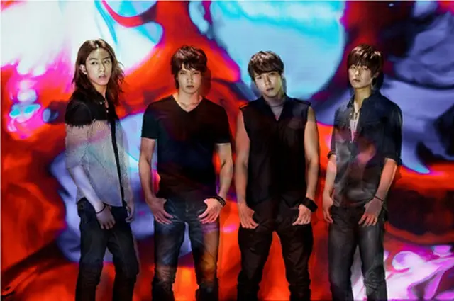 「CNBLUE」