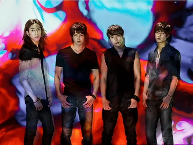 「CNBLUE」