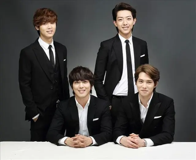 「CNBLUE」