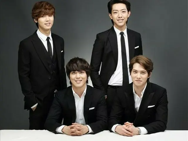 「CNBLUE」