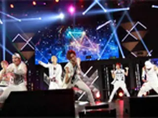 「CROSS GENE」ライブ制作の裏側、撮りおろし写真集収録！ 初のライブDVD発売決定！