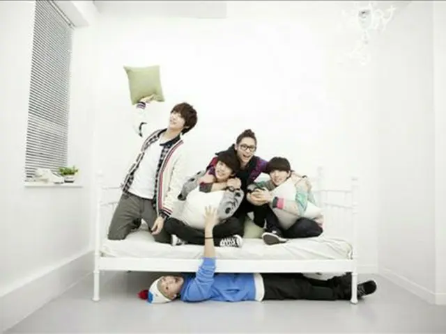 「B1A4」