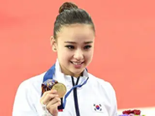 韓国新体操界の妖精ソン・ヨンジェ、2014年を輝かせた最高の体育人に選定