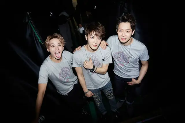 韓国人気グループ「JYJ」が2ndアルバム「JUST US」でカムバックし、放送活動は一度もせずに各種オンライン音源チャートを席巻。以降、ソウルをはじめ、アジア8か国で公演を開催。およそ10万人のファンを熱狂させた。