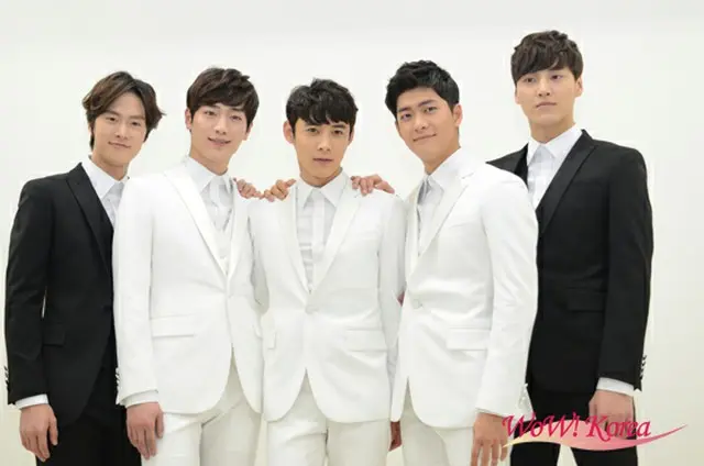 「5urprise」左からコンミョン、ソ・ガンジュン、ユイン、カン・テオ、イ・テファン