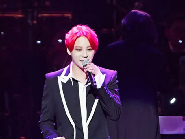 人気グループ「JYJ」のメンバー、ジュンスの単独コンサートチケットが発売から20分で売り切れた。（提供:OSEN）