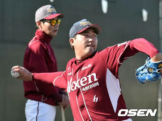 韓国プロ野球ネクセン・ヒーローズの投手キム・ヨンミン（28）のSNS文が起こした議論にレーシングモデル出身の妻キム・ナナ（32）氏が解明文を残した。（提供:OSEN）