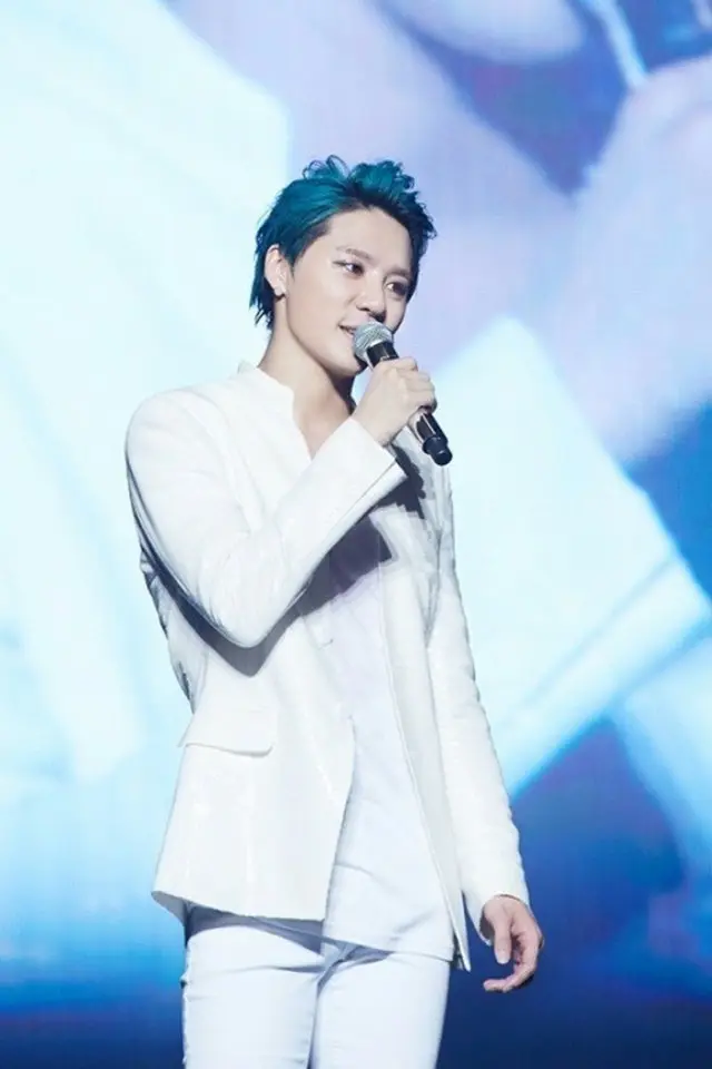 韓国人気男性グループ「JYJ」ジュンス（XIA）は、3rdソロアルバム「FLOWER」の発売と同時に初公演を成功裏に終えた。（提供:news1）