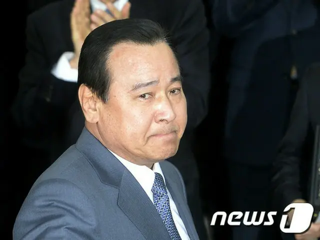 韓国検察が故ソン・ワンジョン前京南企業会長から3000万ウォン（約330万円）の政治資金を受け取った疑惑が提起された李完九（イ・ワング、65）元首相を14日、被疑者として聴取する。（提供:news1）