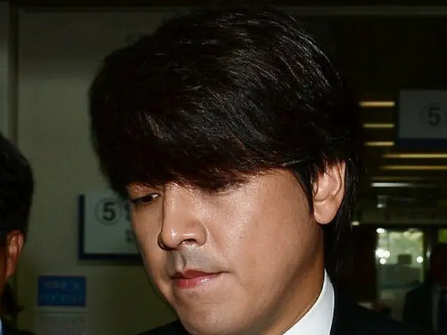 裁判偽証容疑がもたれている韓国俳優リュ・シウォンの前妻A氏が、検察より罰金100万ウォン（約11万円）を求刑された。