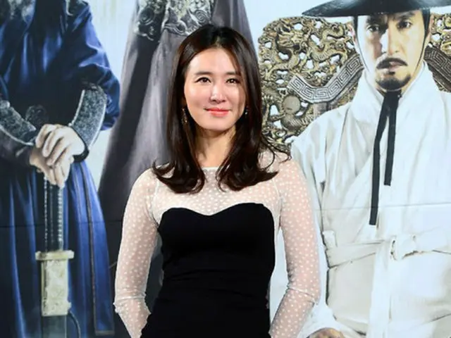 韓国女優イ・イルファ（44）が、ウェブドラマを撮影中に負傷し、骨折の疑いがあることから病院へ搬送された。