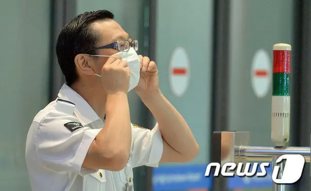 韓国の仁川国際空港を通じて中東呼吸器症候群（MERS＝マーズ）患者が出国し、海外で隔離措置された中、保健当局が3次感染のおそれがある仁川空港の労働者に対し、何の措置も取っていないことが確認された。