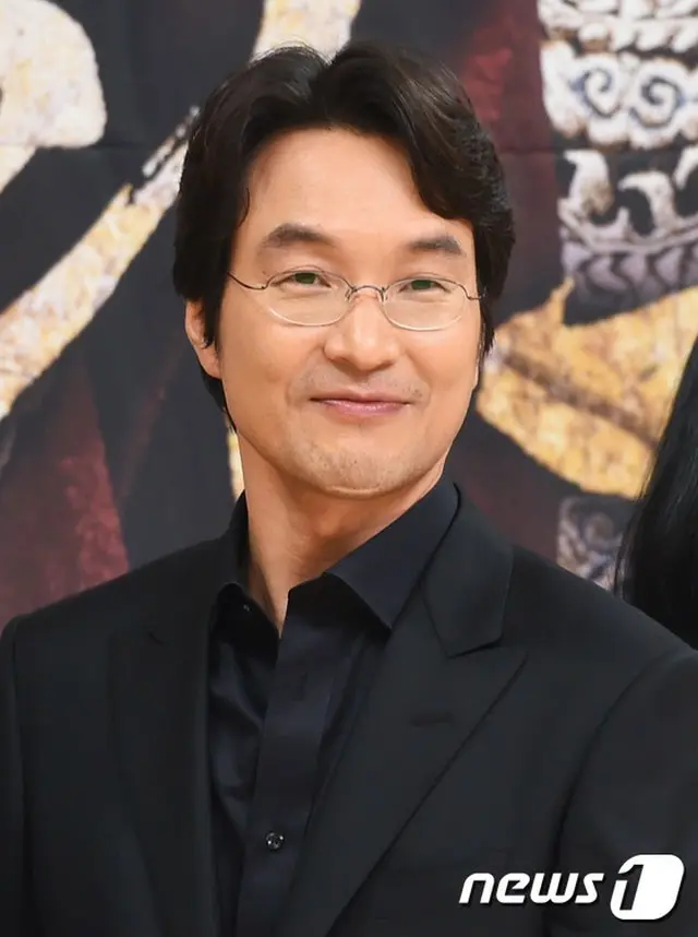 韓国俳優ハン・ソッキュ（50）が、映画「父の戦争（仮）」を通して、スクリーンに復帰する見通しだ。