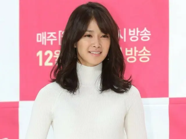 韓国女優イ・シヨン（33）側がデマ流出と関連し、告訴状を提出したと明かした。