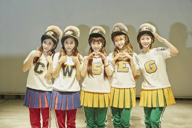 韓国の5人組ガールズユニット「CRAYON POP」が7月22日（水）、ラゾーナ川崎プラザにて同日にポニーキャニオンより発売となった日本デビューシングル「ラリルレ」の発売記念イベントを行った。（オフィシャル）