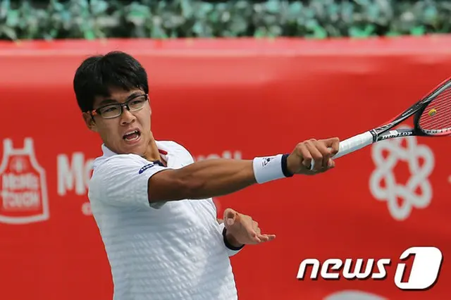 韓国男子テニスのチョン・ヒョン（19、世界ランキング73位）が、男子プロテニス（ATP）ツアー ウィンストン・セーラム・オープン3回戦に進出した。