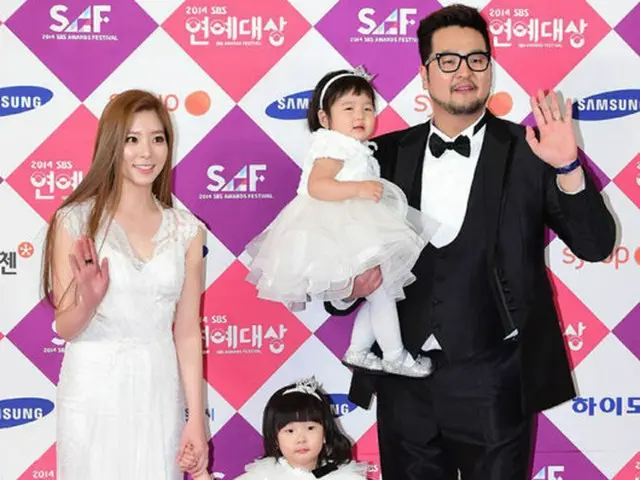 韓国男性ボーカルグループ「god」のキム・テウ（34）＆キム・エリ夫妻に2日、第3子となる男の子が誕生した。