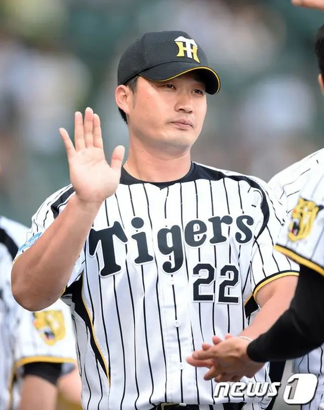 日本プロ野球で大活躍中の阪神のオ・スンファン（33、呉昇桓）とソフトバンクのイ・デホ（33、李大浩）が野球の国際大会「プレミア12」への出場の可能性を見せている。