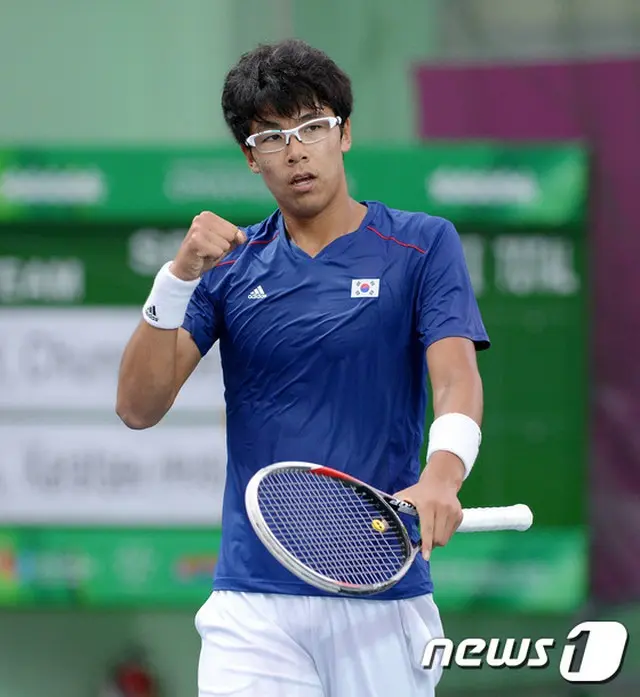 韓国テニスの期待株チョン・ヒョン（19、世界ランキング73位）が「男子プロテニス（ATP）高雄チャレンジャー」シングルで優勝した。