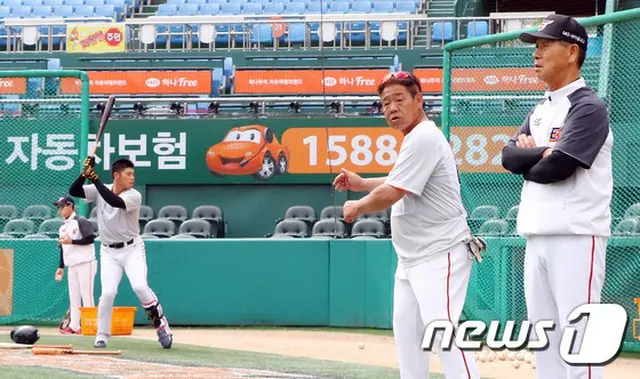 韓国プロ野球・ハンファ イーグルスの日本人コーチ4人が球団合流から1年で退団する。