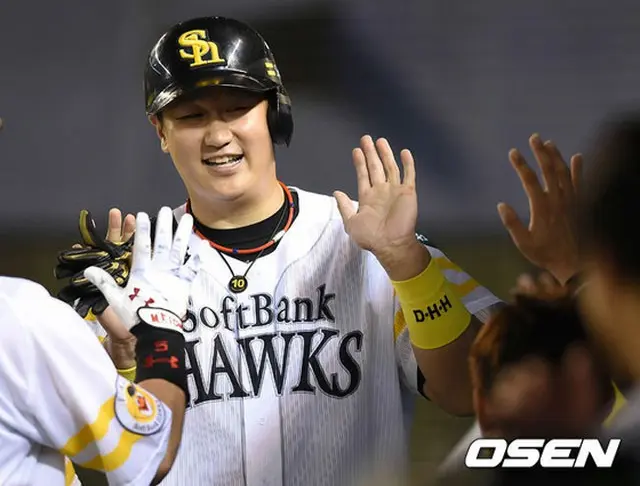 日本プロ野球・ソフトバンクのイ・デホ（李大浩）が日本シリーズ優勝に貢献し、NPB（日本野球機構）の歴史を塗り替えた。