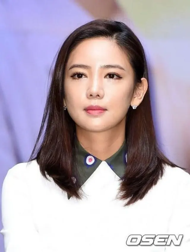 交通事故に遭った韓国女優イ・テイム（29）が負傷した額を手術なしで治療する。