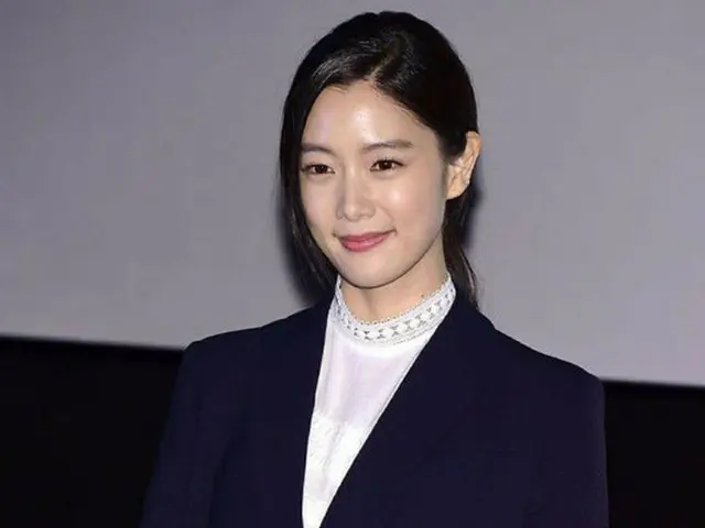 ”契約紛争”で物議を醸した韓国女優クララ（29）が、女優としての復帰を検討中であることがわかった。