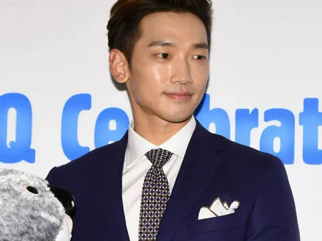 韓国歌手Rain(ピ)がカムバック日程を来年に延期する。