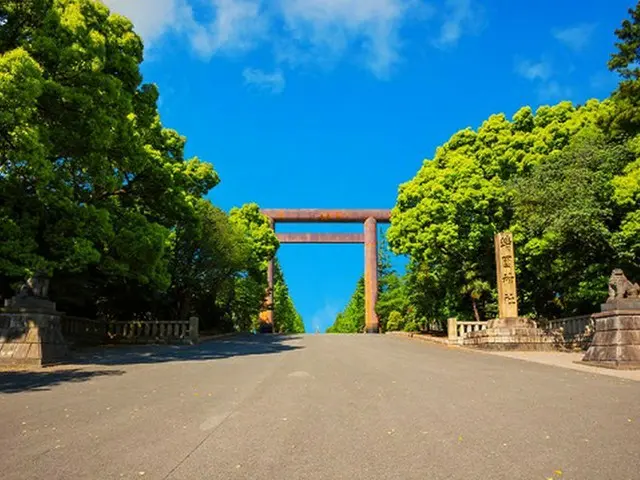 警視庁は、先月、靖国神社内で起きた爆発音事件の主要容疑者として、韓国籍の男を特定し、追跡していることがわかった。日本と韓国のメディアが相次いで報じた。（画像:wowkorea）