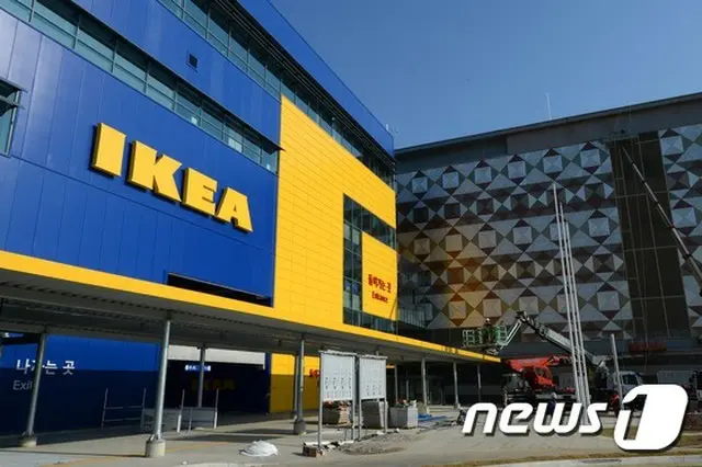 韓国首都圏の成人男女10人中4人が、この1年間でIKEA（イケア、光明店）を訪問したことがあると調査された。