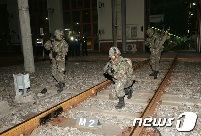 韓国・ソウル地下鉄5～8号線を運営するソウル都市鉄道公社は17日0～3時、6号線新内（シンネ）車両基地で首都防衛司令部など6つの関連機関と共に地下鉄テロ対応総合訓練を実施した。（提供:news1）