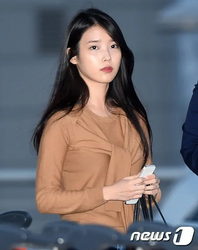 歌手IU、ドラマ「月の恋人」出演を検討中