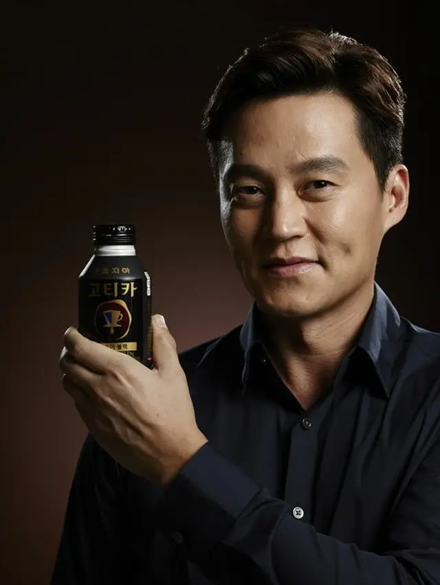 韓国コカ・コーラは、俳優イ・ソジンを昨年に続いてことしも人気の缶コーヒー「ジョージア ゴティカ」のCMモデルに抜擢した。（提供:OSEN）