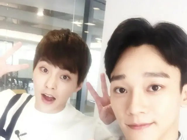 韓国アイドルグループ「EXO」のXIUMIN（シウミン）とCHEN（チェン）が、ウェブバラエティ番組に出演する。（提供:news1）