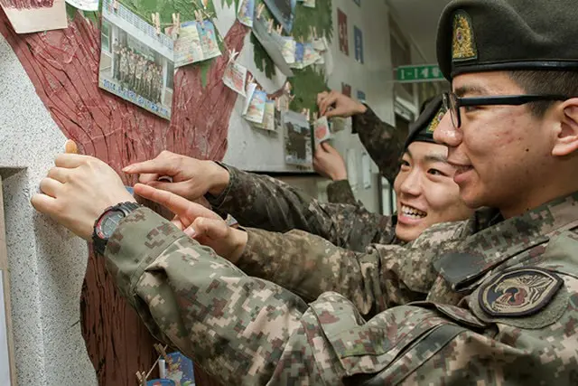 みんなが軍の広報をすればいい（写真提供:ロコレ）