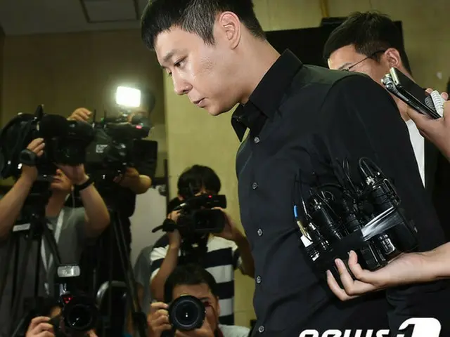 韓国歌手兼俳優パク・ユチョン（30）の性的暴行に関する捜査をおこなう警察が、4件すべての性的関係において強制性はなかったとし、無嫌疑処分を下すことを暫定的に決定した。