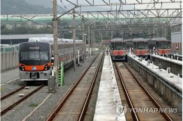 スト前日の釜山市内の駅＝２６日、釜山（聯合ニュース）